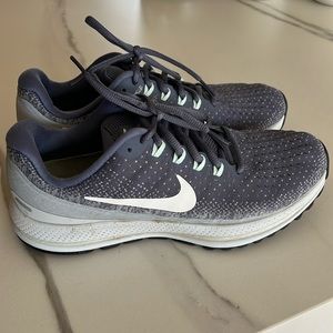 Nike Zoom Vomero 13, size 9.5